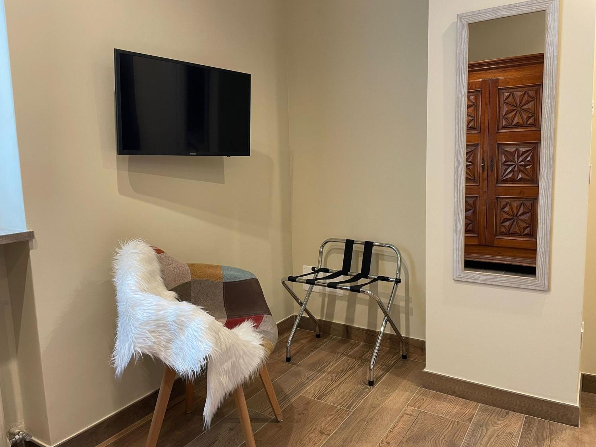 Trilogy Apartment Aosta Luaran gambar