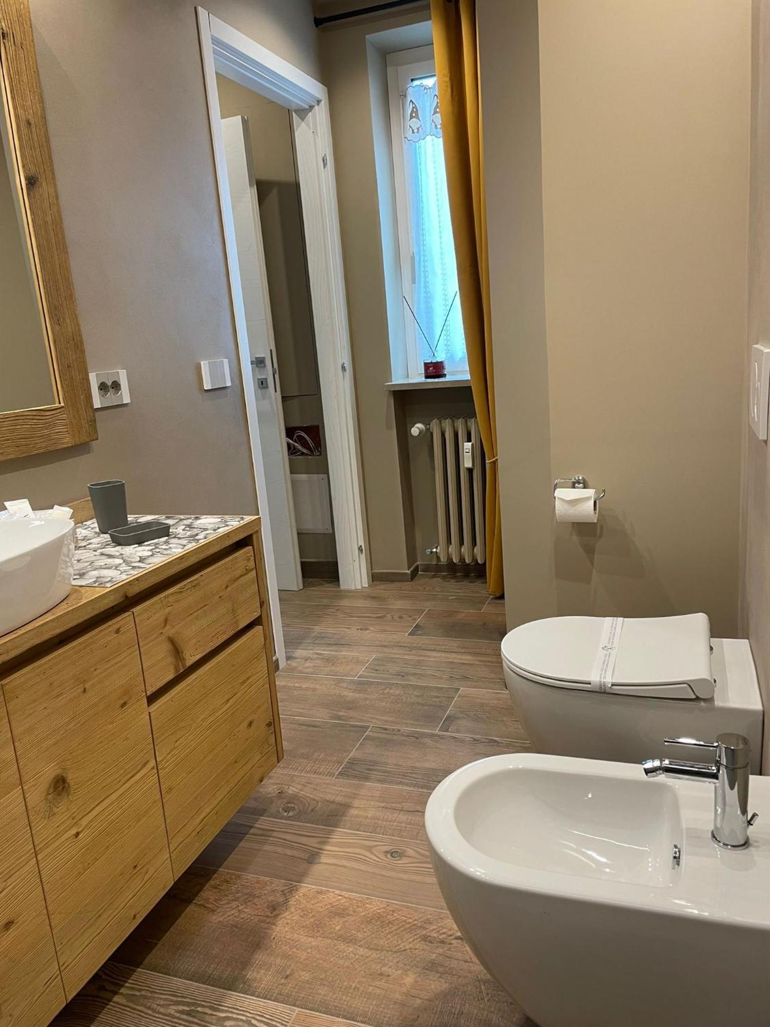Trilogy Apartment Aosta Luaran gambar